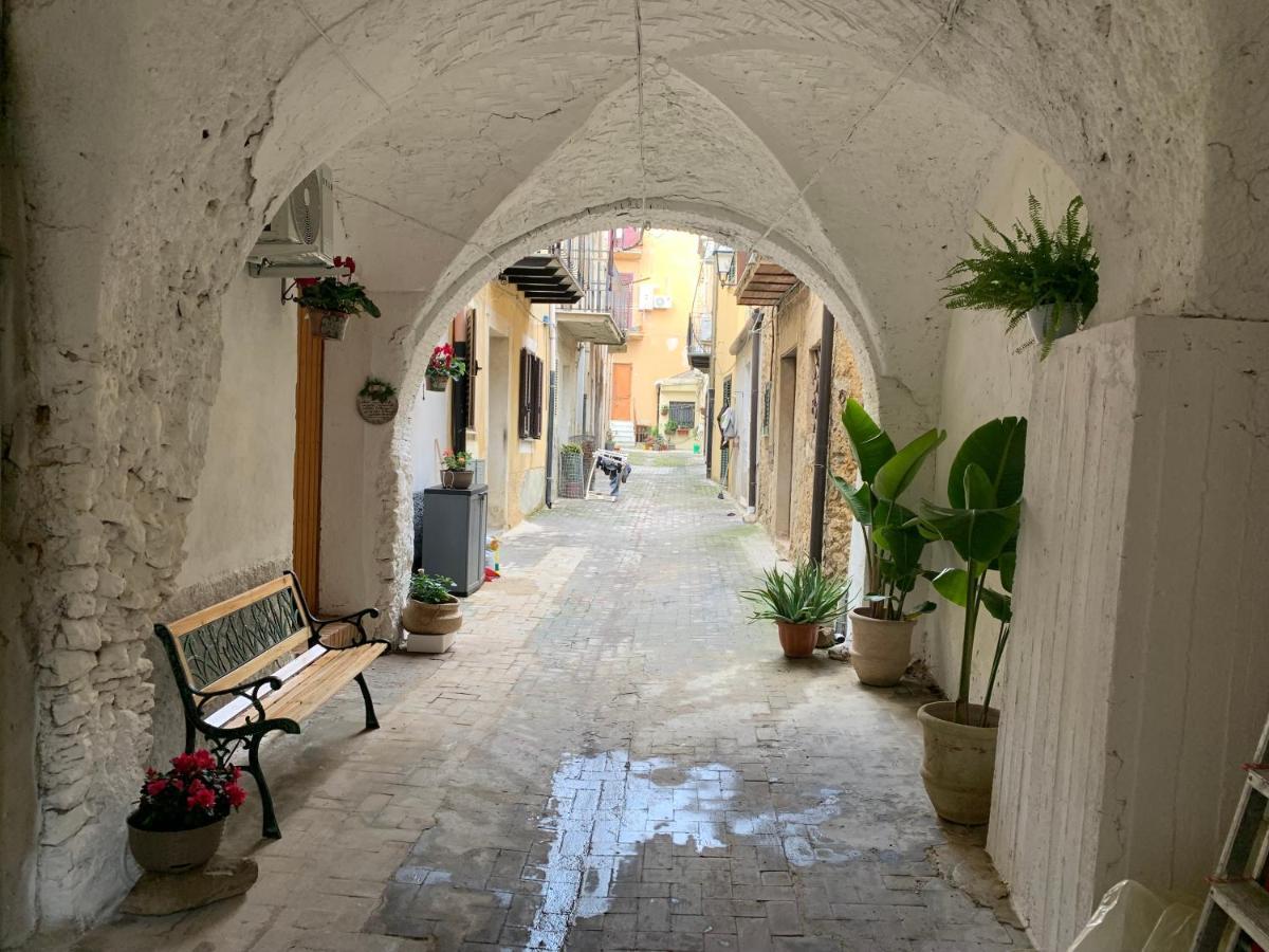 Al Vico Bartoli Suite Room Mazzarino Exterior photo