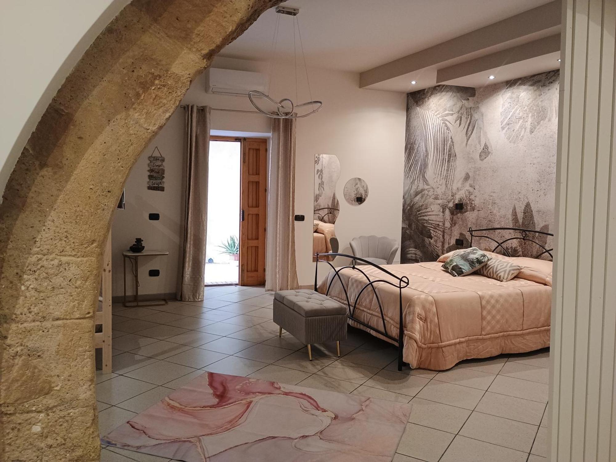 Al Vico Bartoli Suite Room Mazzarino Exterior photo
